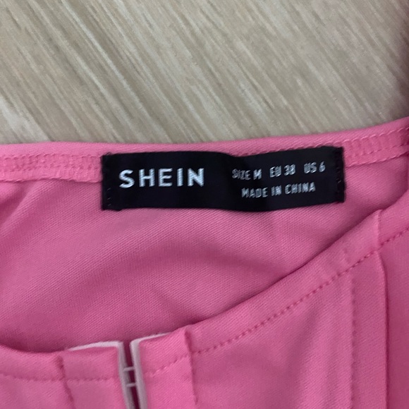 Pink corset style crop top - Picture 2 of 3